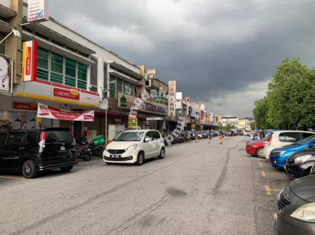 J avenue cheras selatan C180 corner