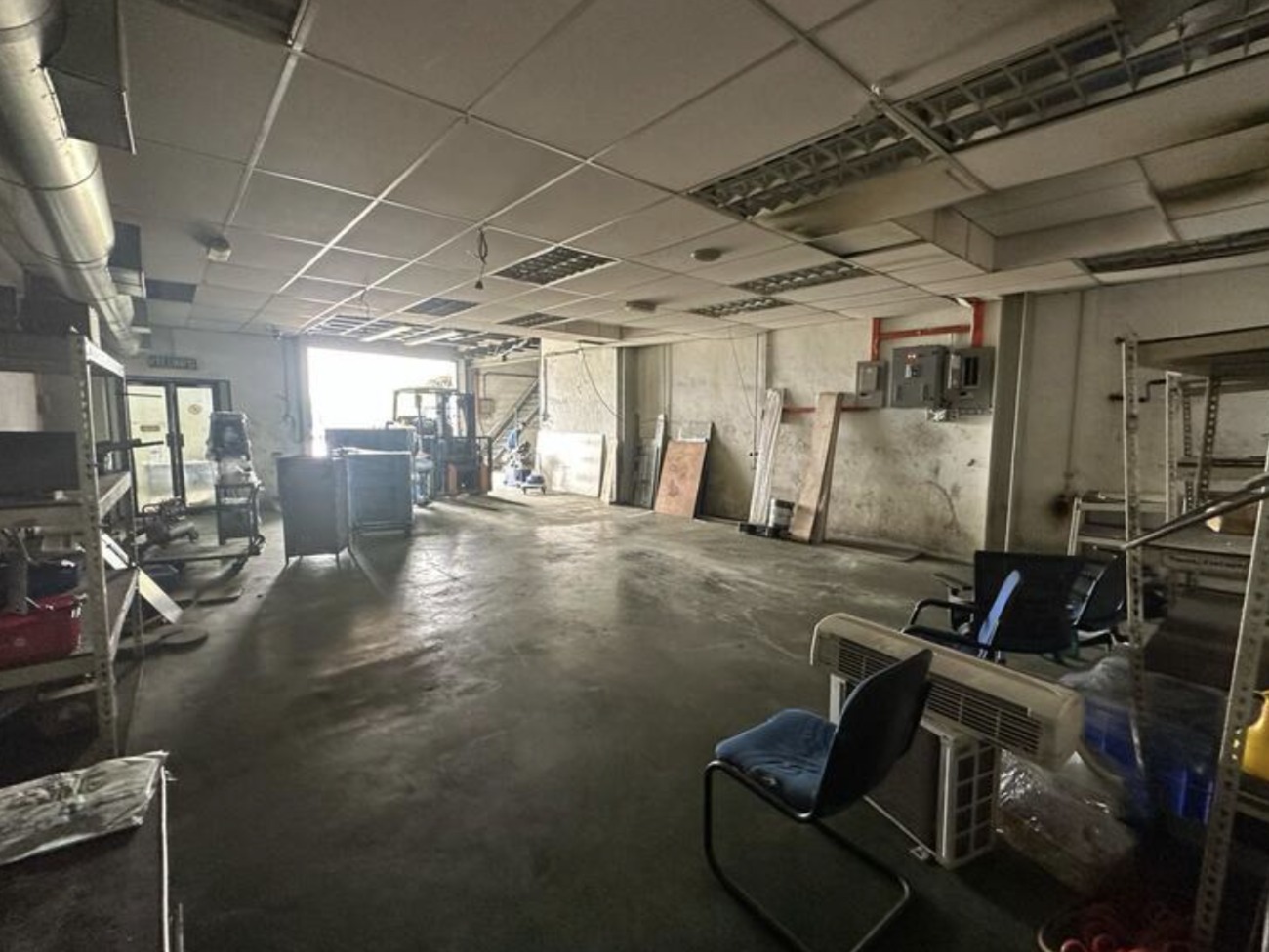 3 Adjoinings Terrace Factory For Rent - photo 5