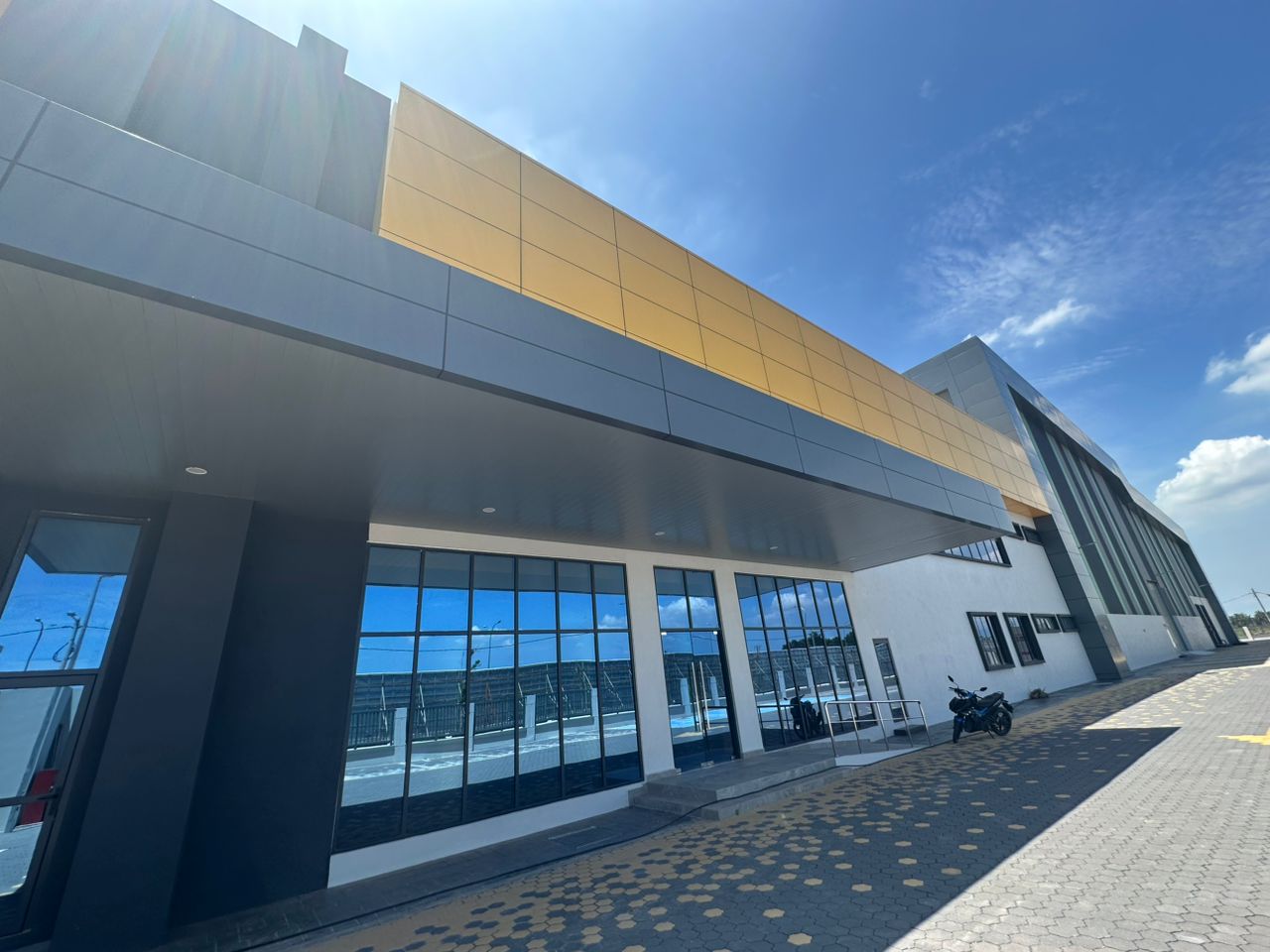 111200 sqft Brand New Detached Industrial Units - photo 2