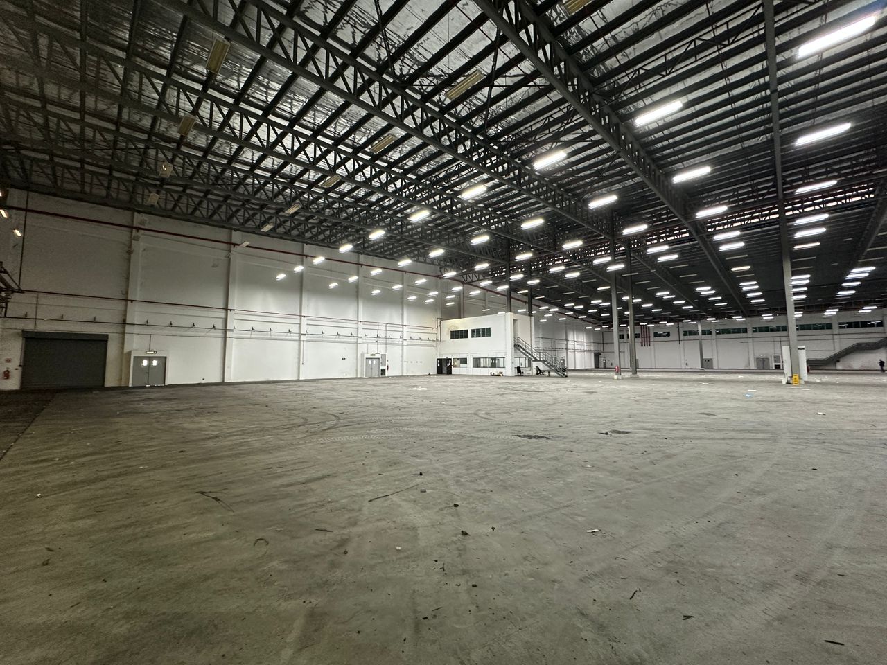 119990 sqft High-Spec Industrial Facility - photo 3