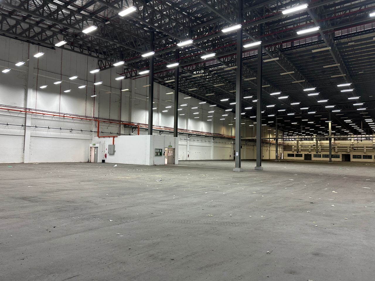 119990 sqft High-Spec Industrial Facility - photo 9