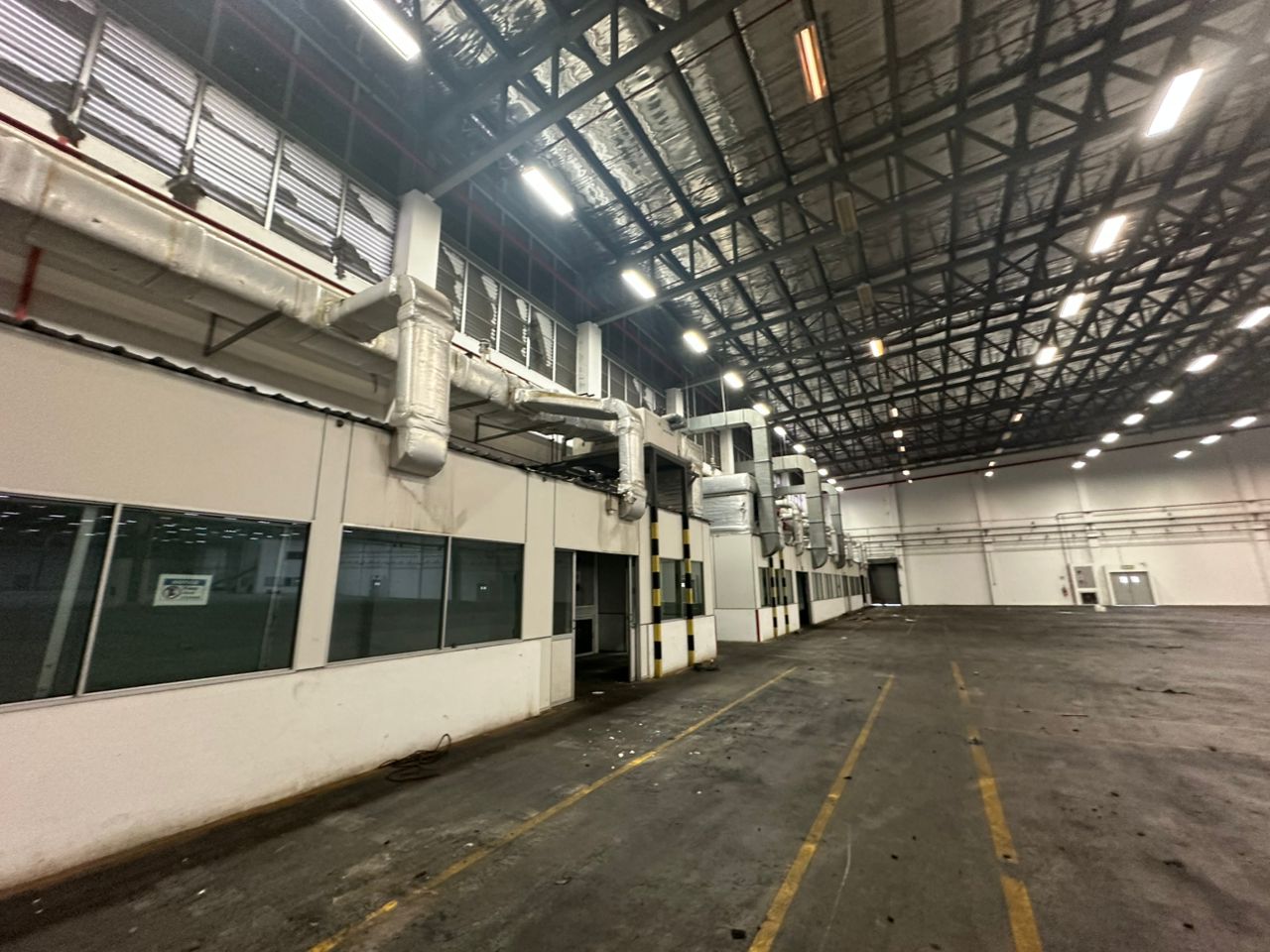 119990 sqft High-Spec Industrial Facility - photo 11
