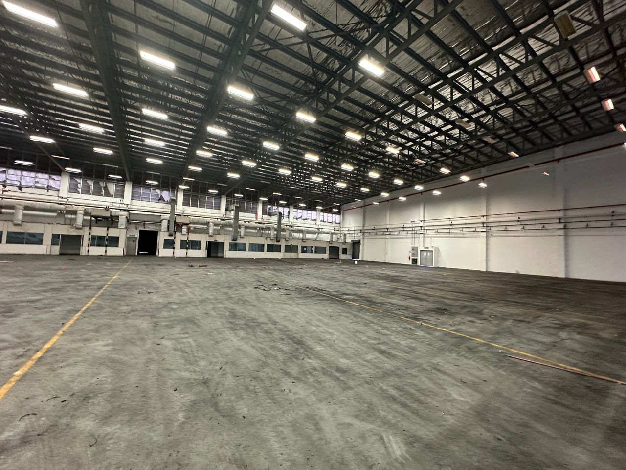 119990 sqft High-Spec Industrial Facility - photo 12