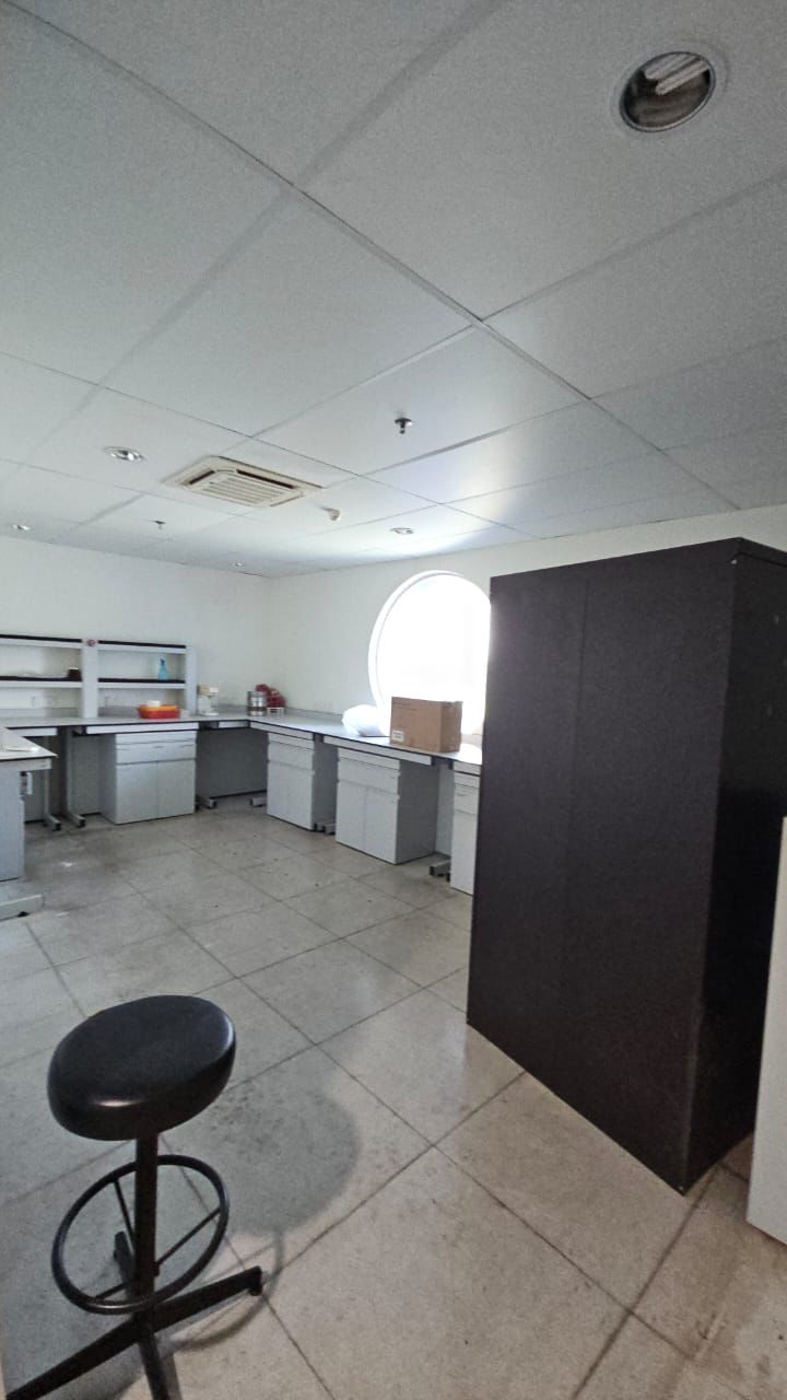 43527 sqft Multi-Storey Industrial Factory - photo 4