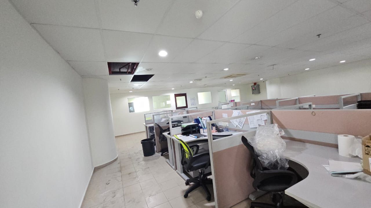 43527 sqft Multi-Storey Industrial Factory - photo 8