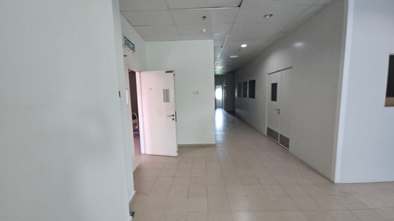 43527 sqft Multi-Storey Industrial Factory - photo 9