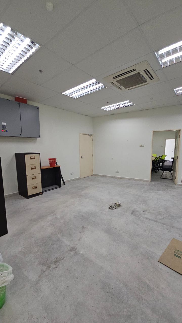 43527 sqft Multi-Storey Industrial Factory - photo 12