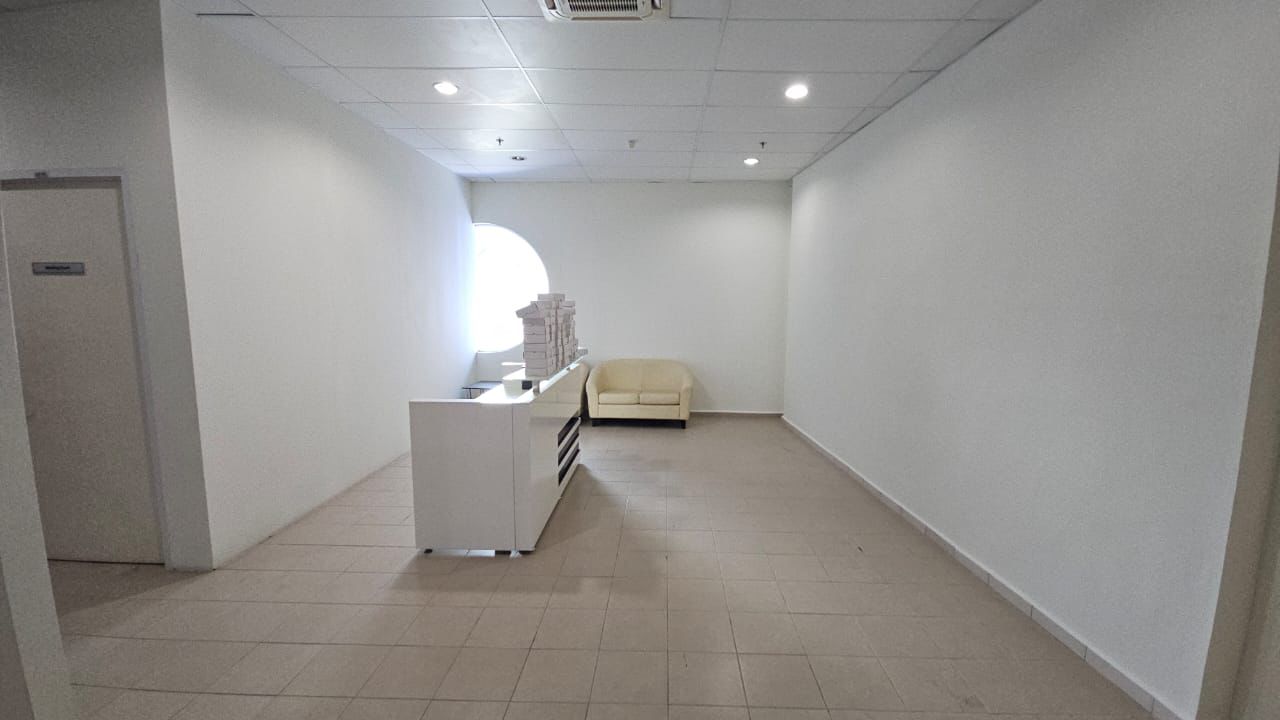 43527 sqft Multi-Storey Industrial Factory - photo 13