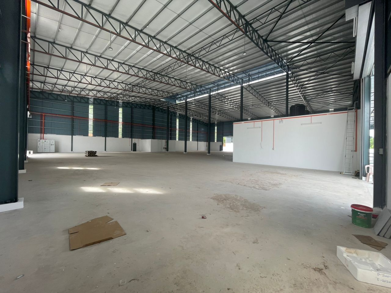 41600 Sq Ft BRAND NEW Detached Factory For Rent - photo 2