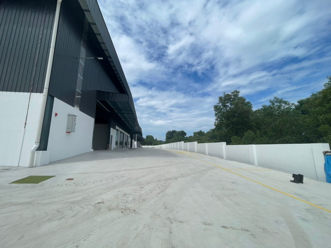 41600 Sq Ft BRAND NEW Detached Factory For Rent - photo 5