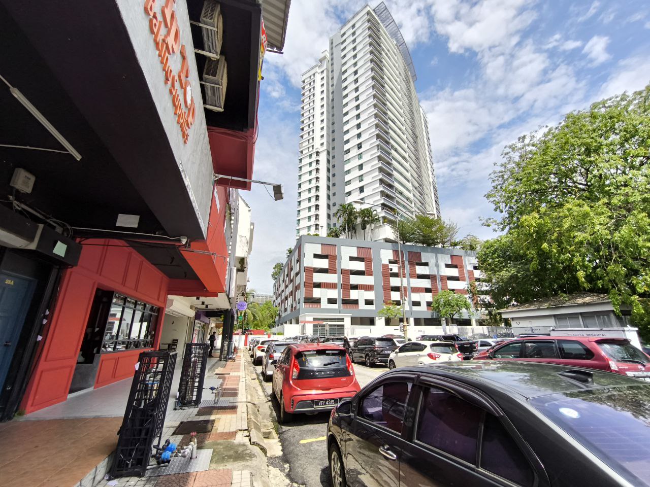 Taman Tun Dr Ismail,  Prime Location in TTDI - photo 2