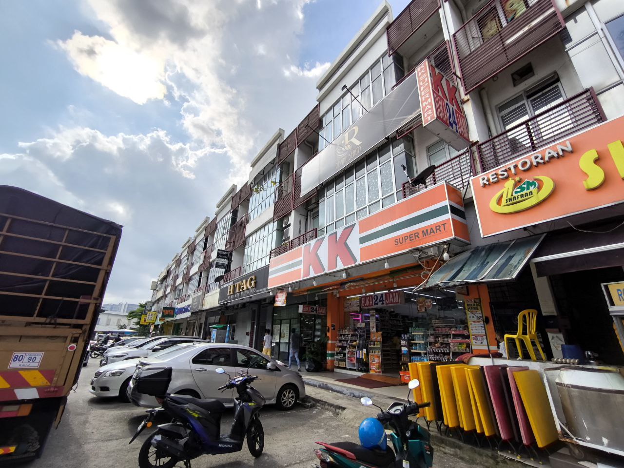 Pusat Komersial Koi Puchong - photo 2