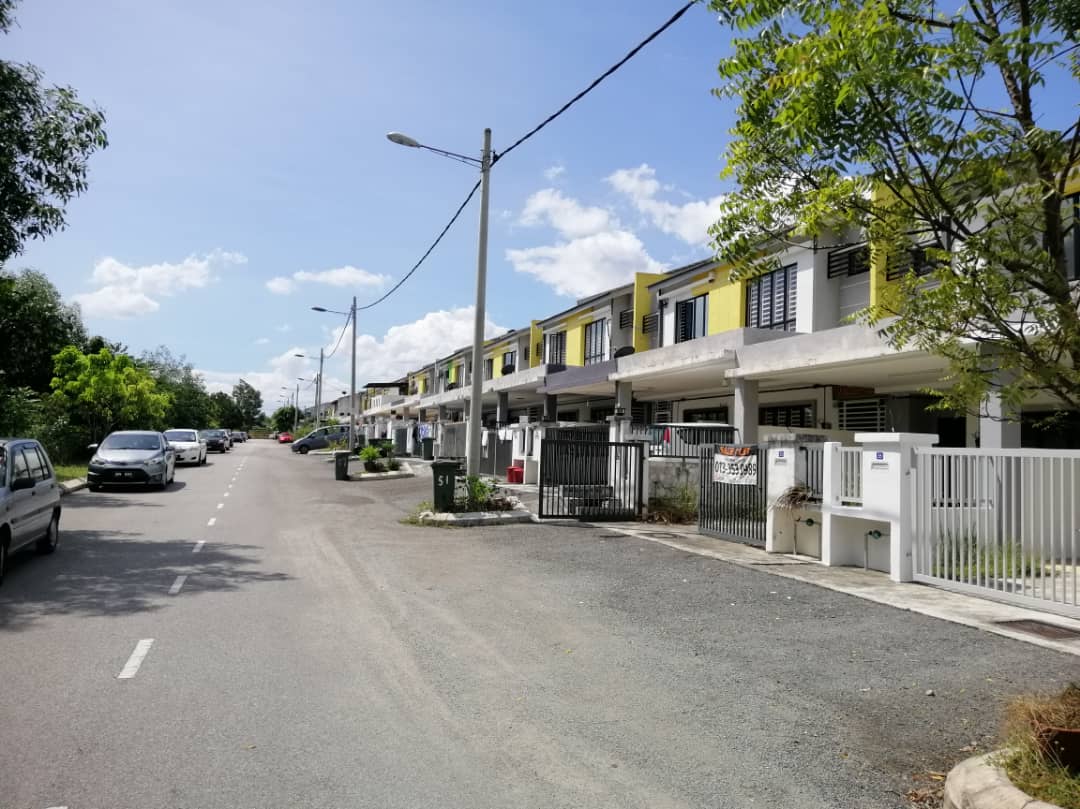 DOUBLE STOREY SEMENYIH PARKLANDS BERANANG FOR SALE - photo 2
