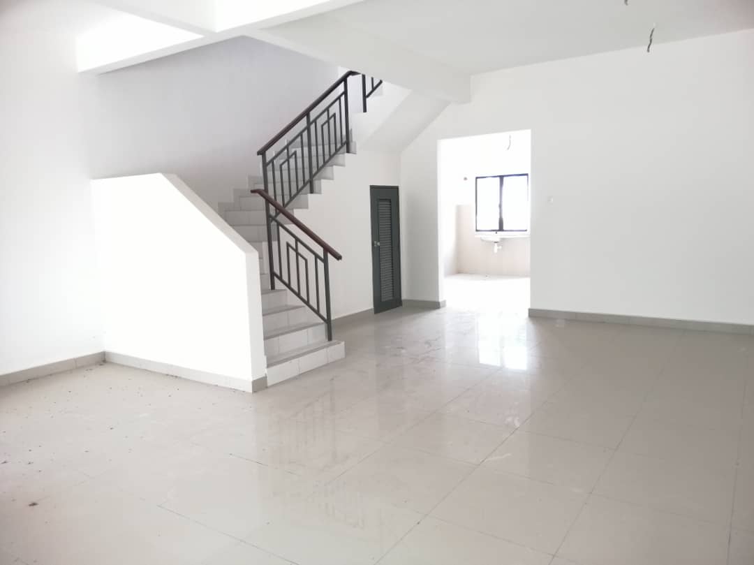 DOUBLE STOREY SEMENYIH PARKLANDS BERANANG FOR SALE - photo 5
