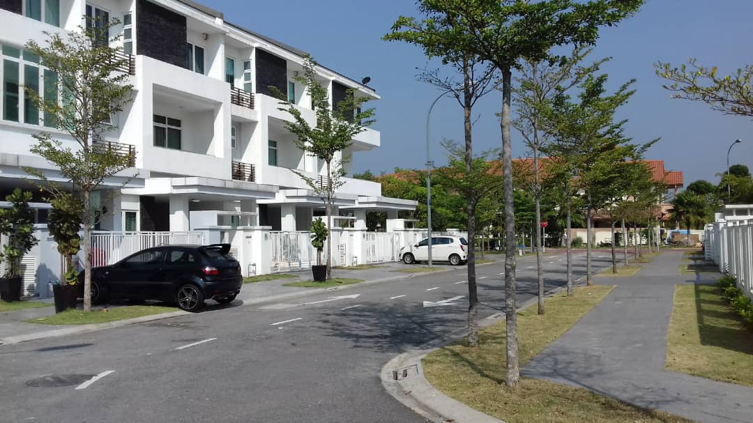 Bukit Jelutong Lande ...
