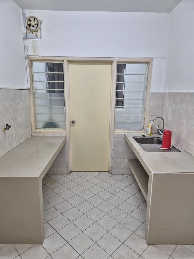 Green Avenue Condominium for Sale - photo 2