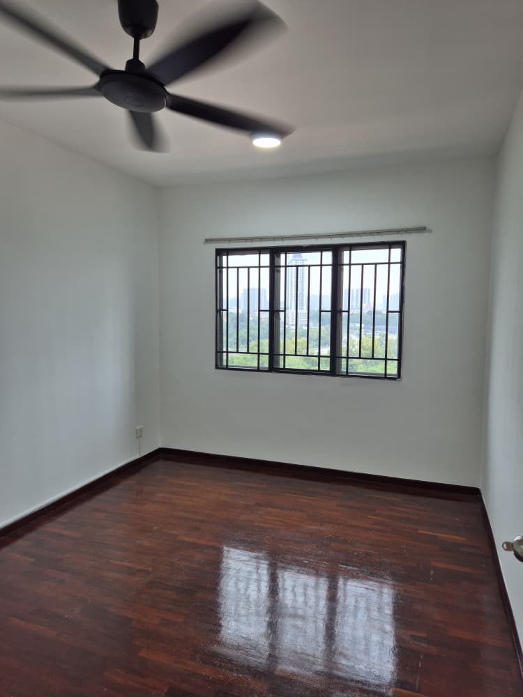 Green Avenue Condominium for Sale - photo 8