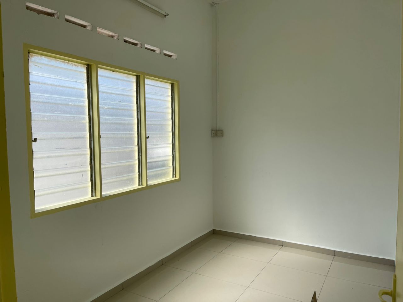 ss2 single storey house for rent by william - photo 9