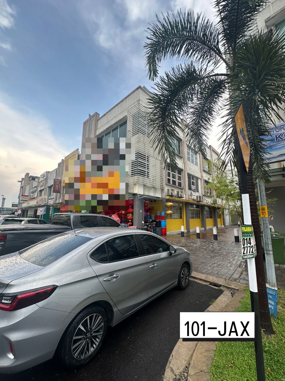 Eleven Avenue 3-Storey Endlot Shoplot - photo 2