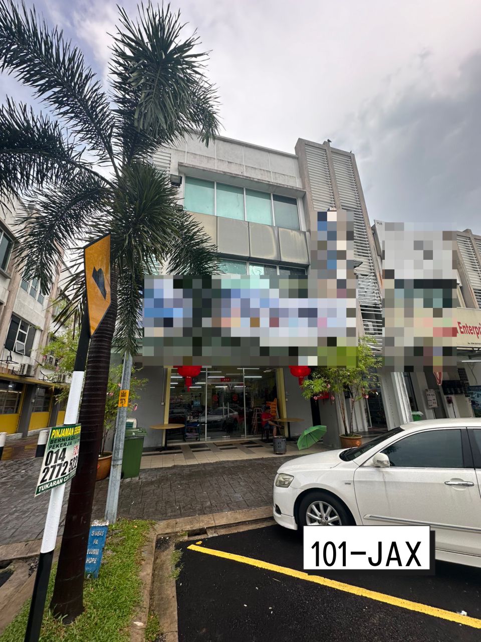 Eleven Avenue 3-Storey Endlot Shoplot - photo 3