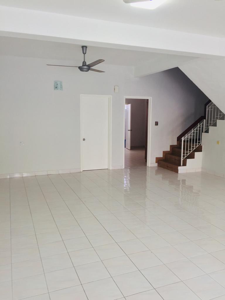 Double Terrace Unit for Rent - photo 2