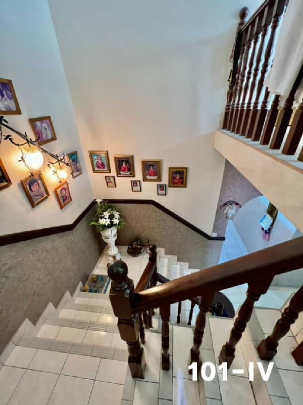 Double Storey Superlink Endlot House  - photo 3