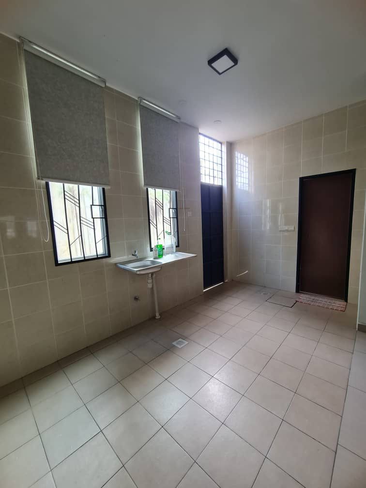 3 Storey House Bangi Avenue Seksyen 7 - photo 5