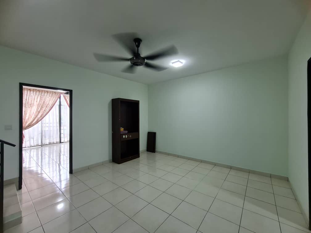 3 Storey House Bangi Avenue Seksyen 7 - photo 8