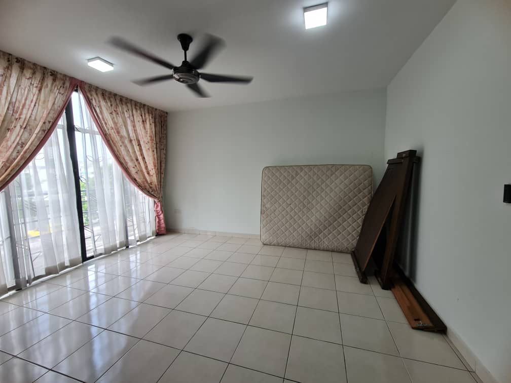 3 Storey House Bangi Avenue Seksyen 7 - photo 10