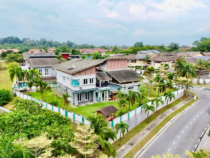 Corner Lot Bungalow House Bukit Jelutong Shah Alam - photo 2