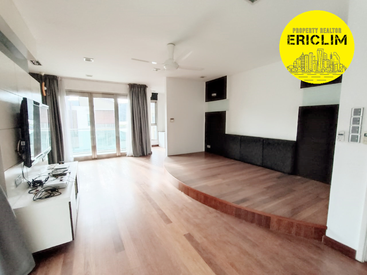 3 Sty Bungalow, Bay Garden, 4300 Sf, FFFR - photo 3