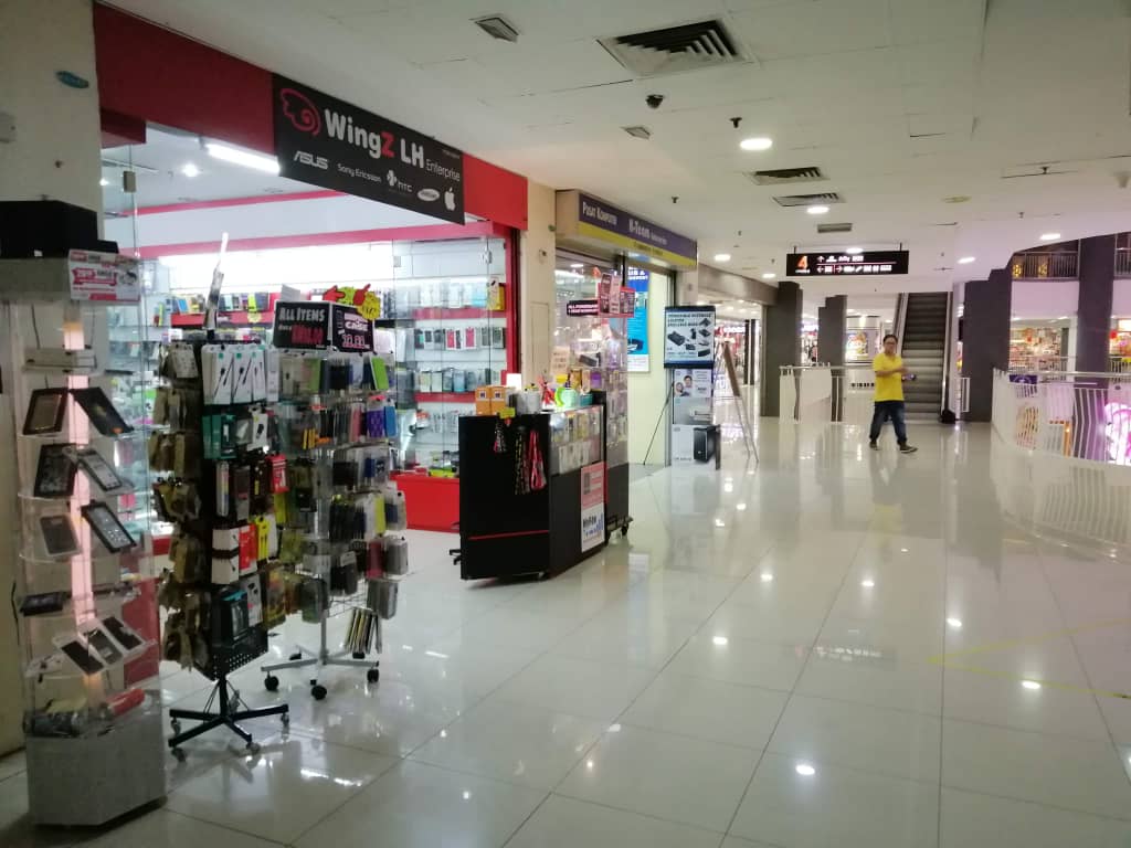 4-22 Prangin mall - photo 1