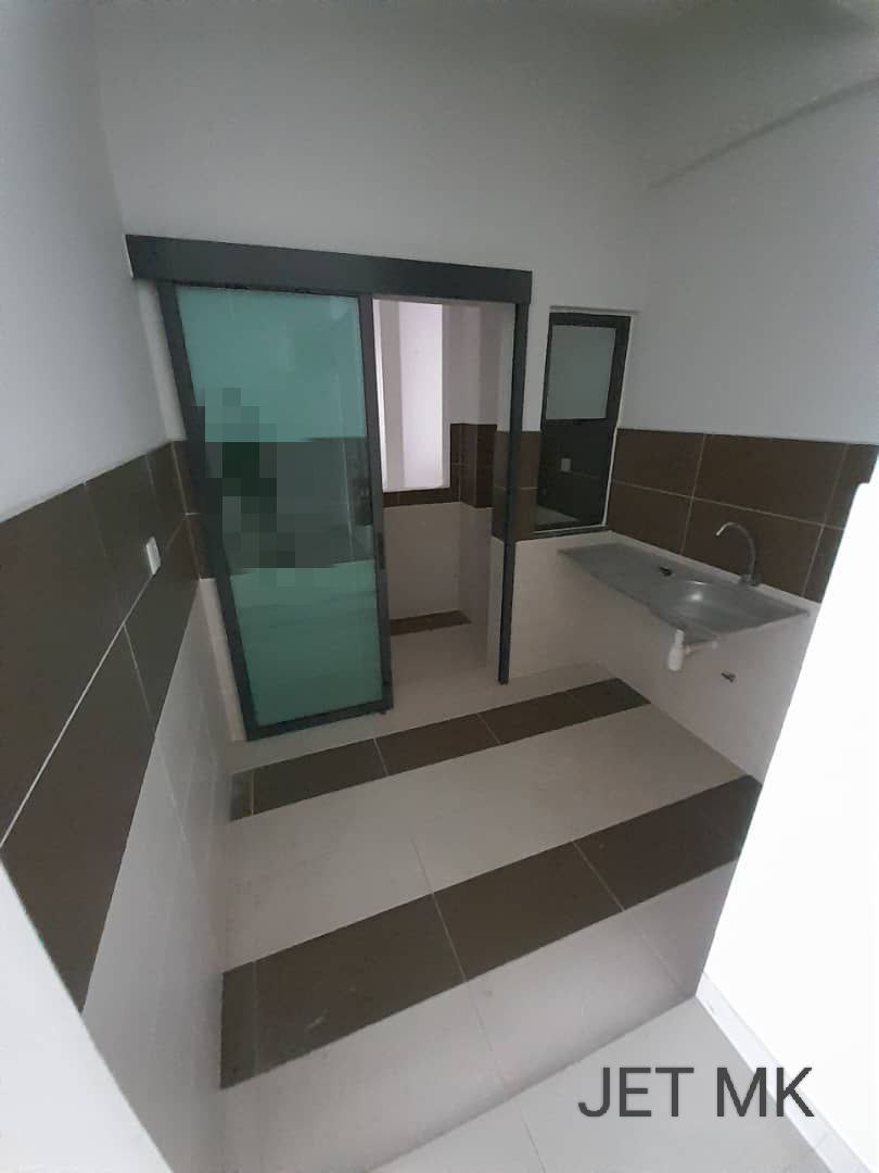 Basic Brand New Unit Maple Residence Klang - photo 4