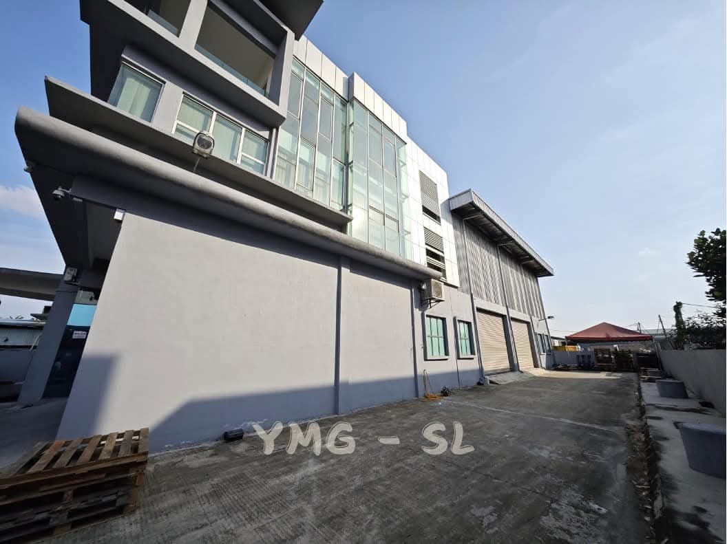 Bukit Kemuning Shah Alam 3 storey Semi-D Factory - photo 4
