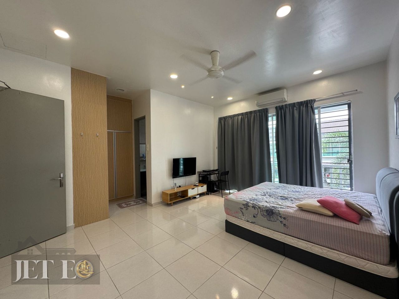 Jenjarom House Fully Furnished - photo 2
