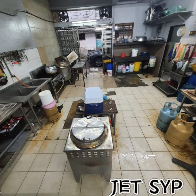 Taman Klang Utama Double Storey Shop Lot - photo 3