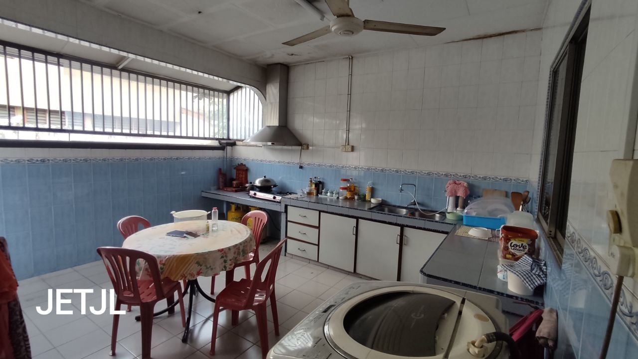 Batu Belah Klang Double Storey Corner Unit - photo 4