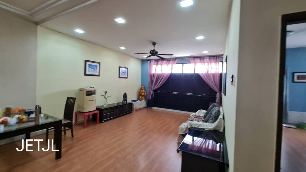 1460sqft Lakes Condo Kota Kemuning - photo 3