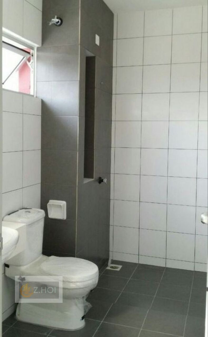 Limited Unit End Lot Double Storey Bandar Botanic - photo 2