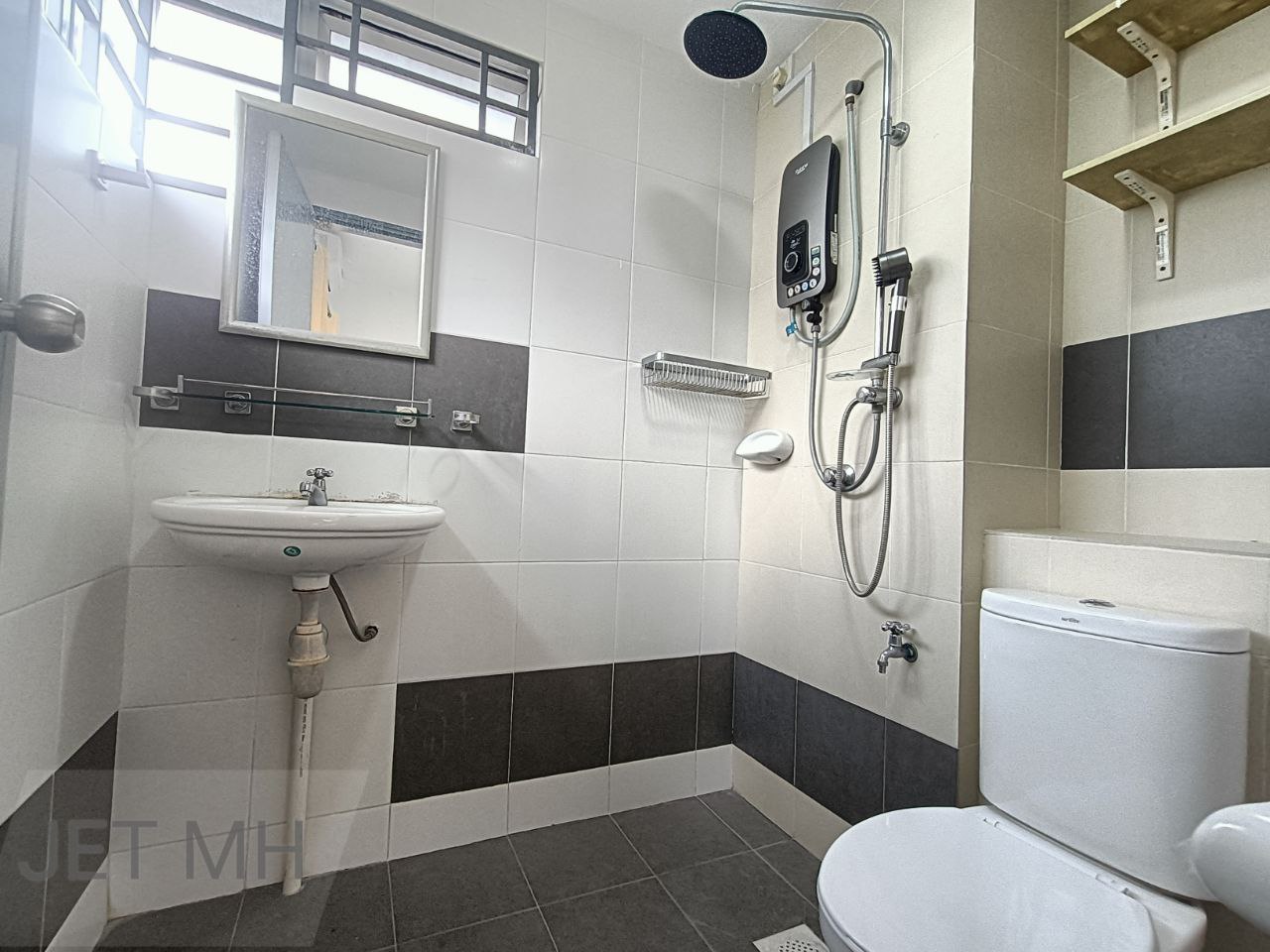 Below Market Price Good Condition 950sqft Seri Kas - photo 4