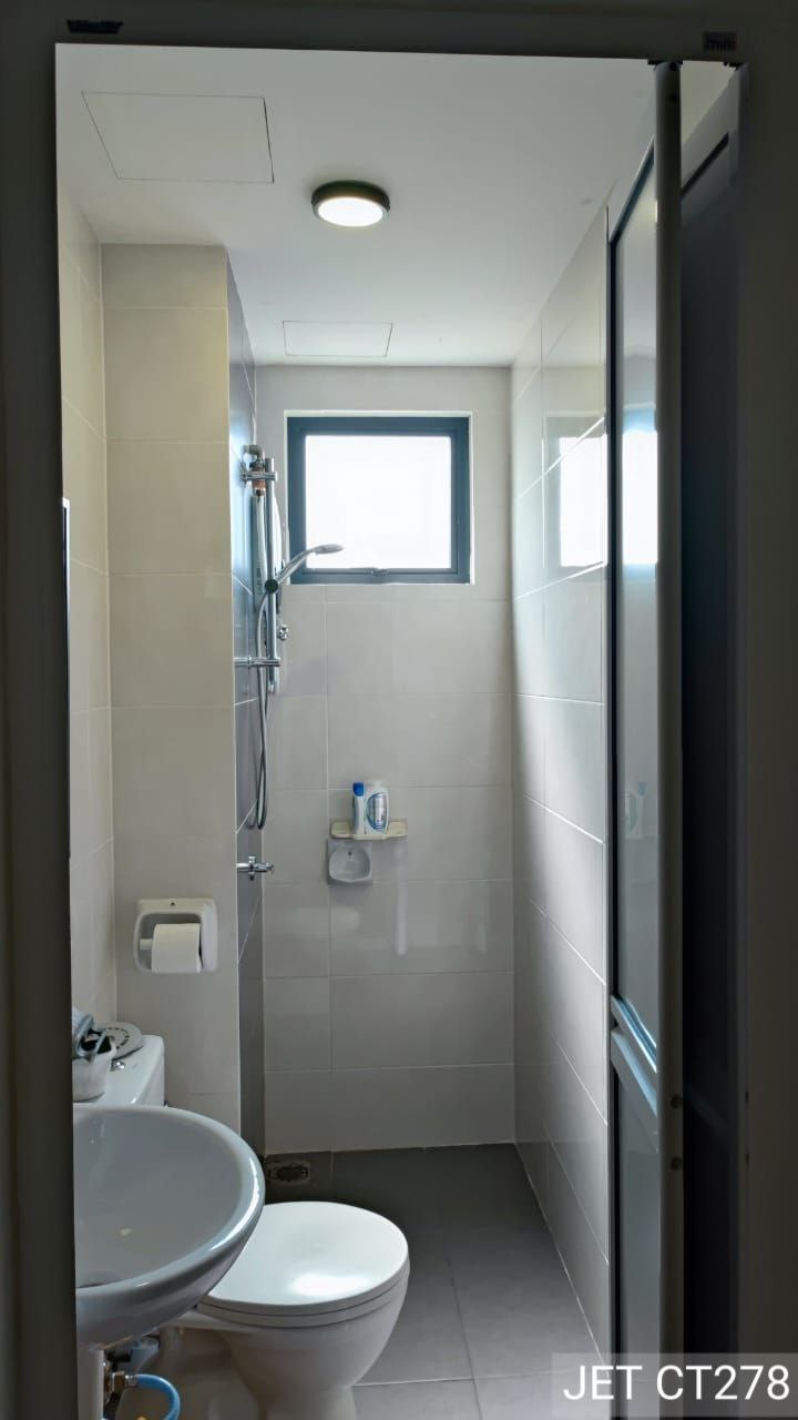 Limited 1257sqft Maple Residence Furnished Unit - photo 3