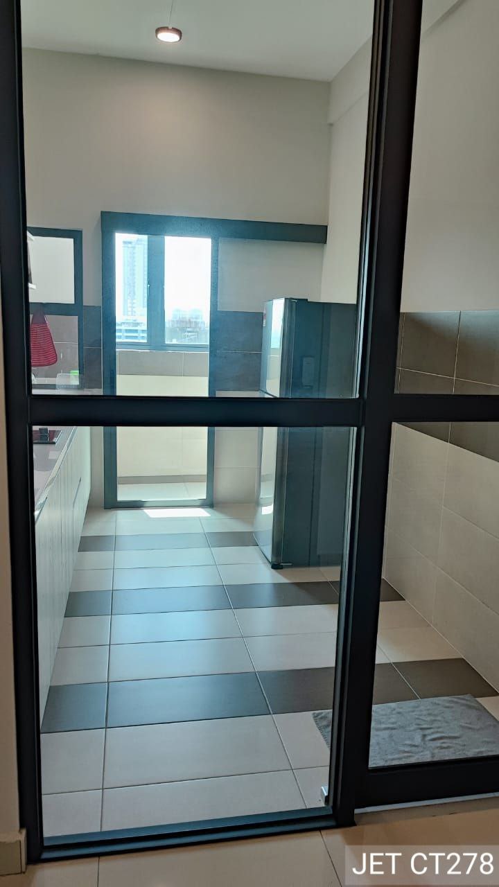 Limited 1257sqft Maple Residence Furnished Unit - photo 4