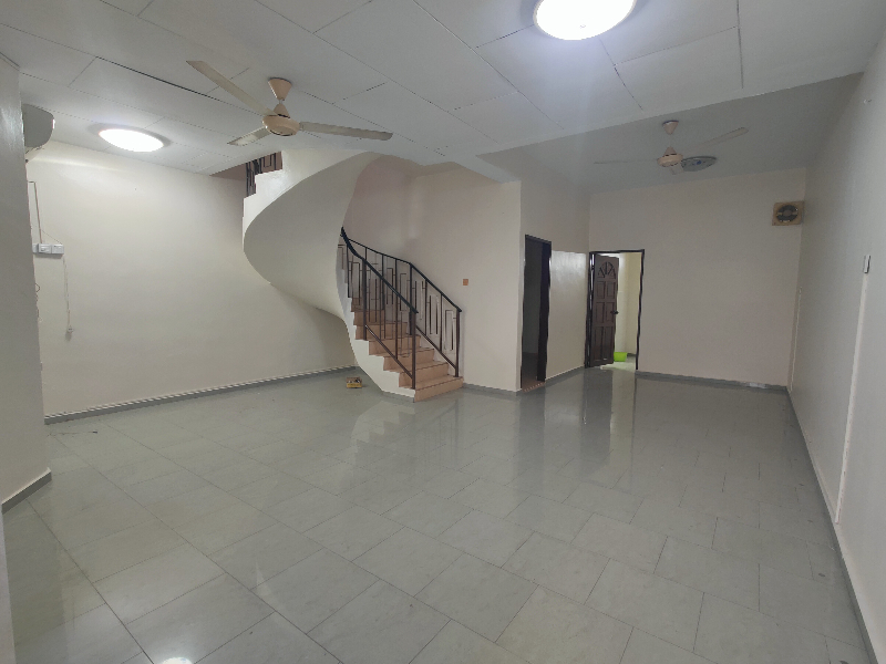 1.5 Storey Terrace House For Rent, Taman Sakeh Baru, Muar  - photo 2