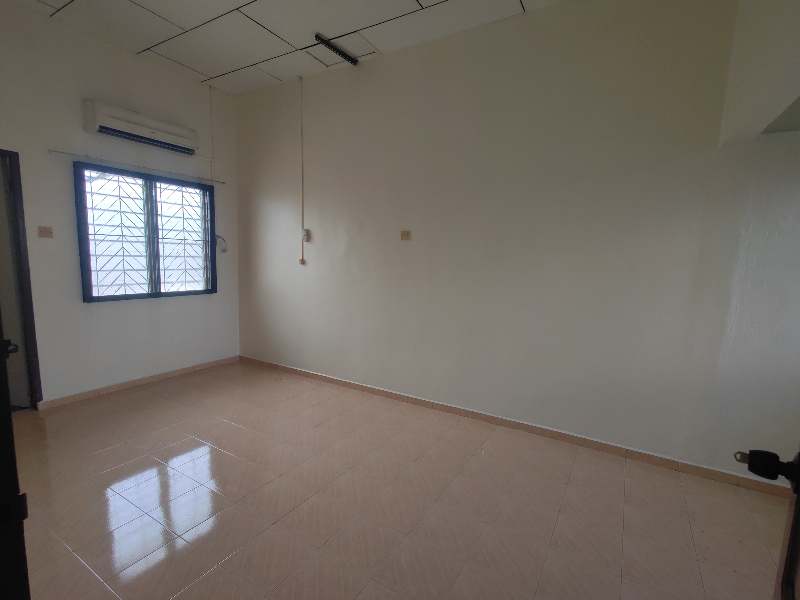 1.5 Storey Terrace House For Rent, Taman Sakeh Baru, Muar  - photo 7