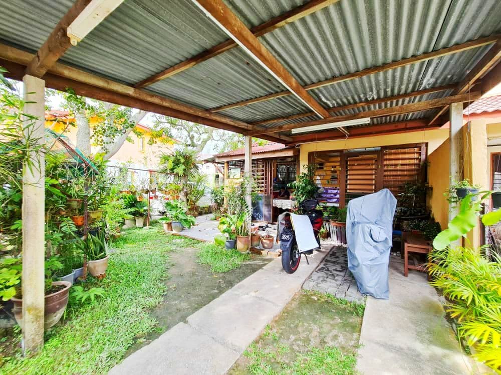 EndLot Double Storey Jln Kemboja Tmn Bukit Sentosa