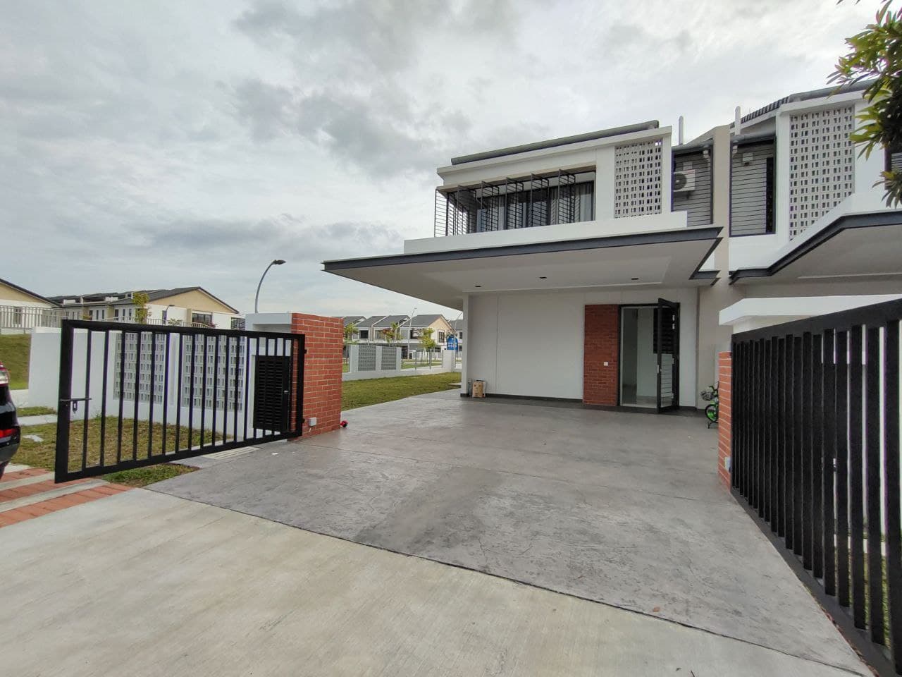 Double Storey End Lot Elmina Green 1 Elmina West