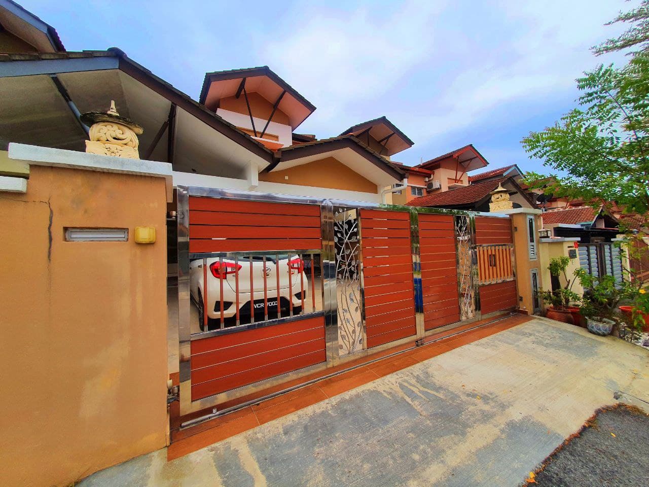 2 Storey Sunway Kayangan, Seksyen U9, Shah Alam