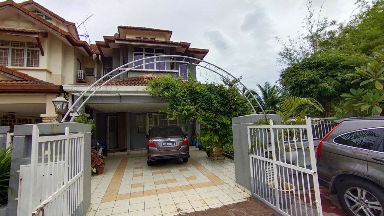 2 Storey End lot, Taman Bukit Subang, Shah Alam