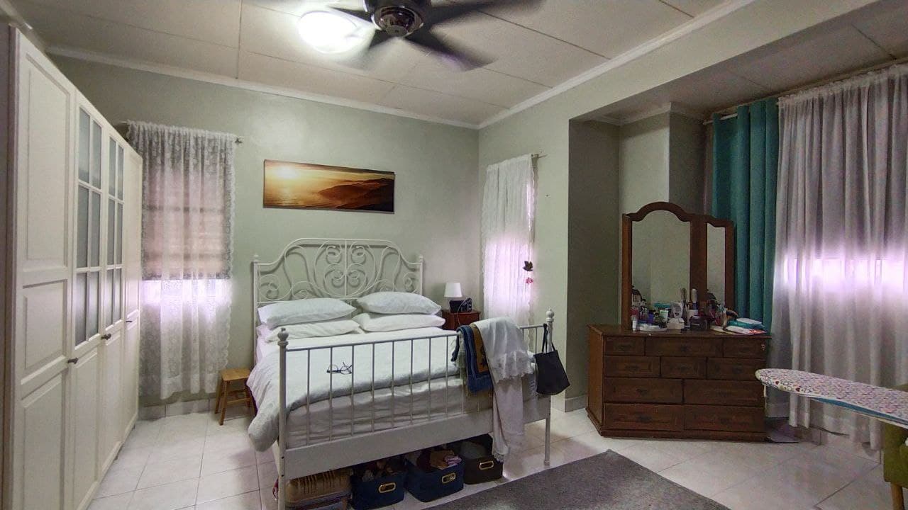 2 Storey End lot, Taman Bukit Subang, Shah Alam - photo 3