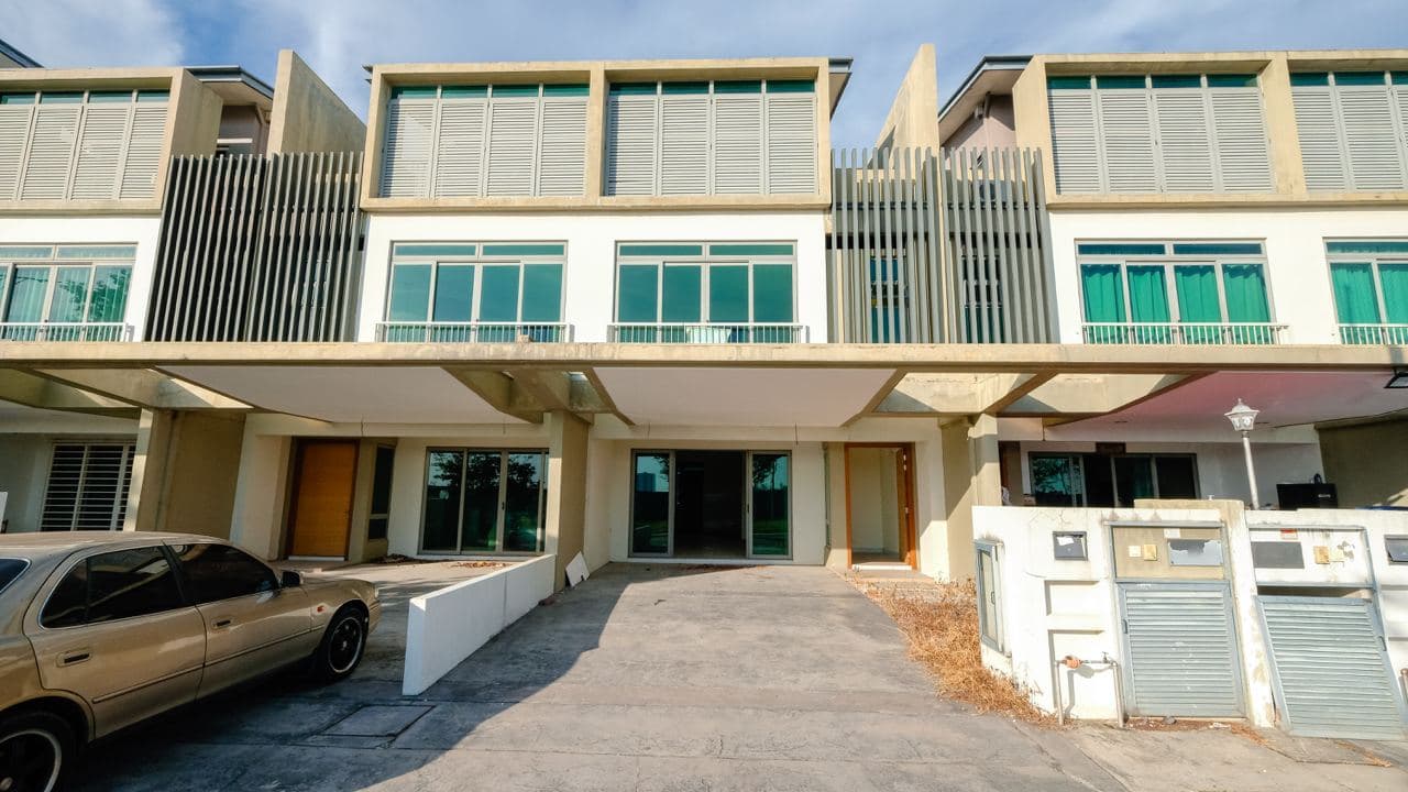 3 Storey Superlink, D Island Residence, Puchong